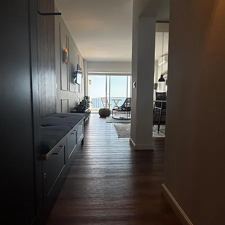 New - Luxury Front Apartment *